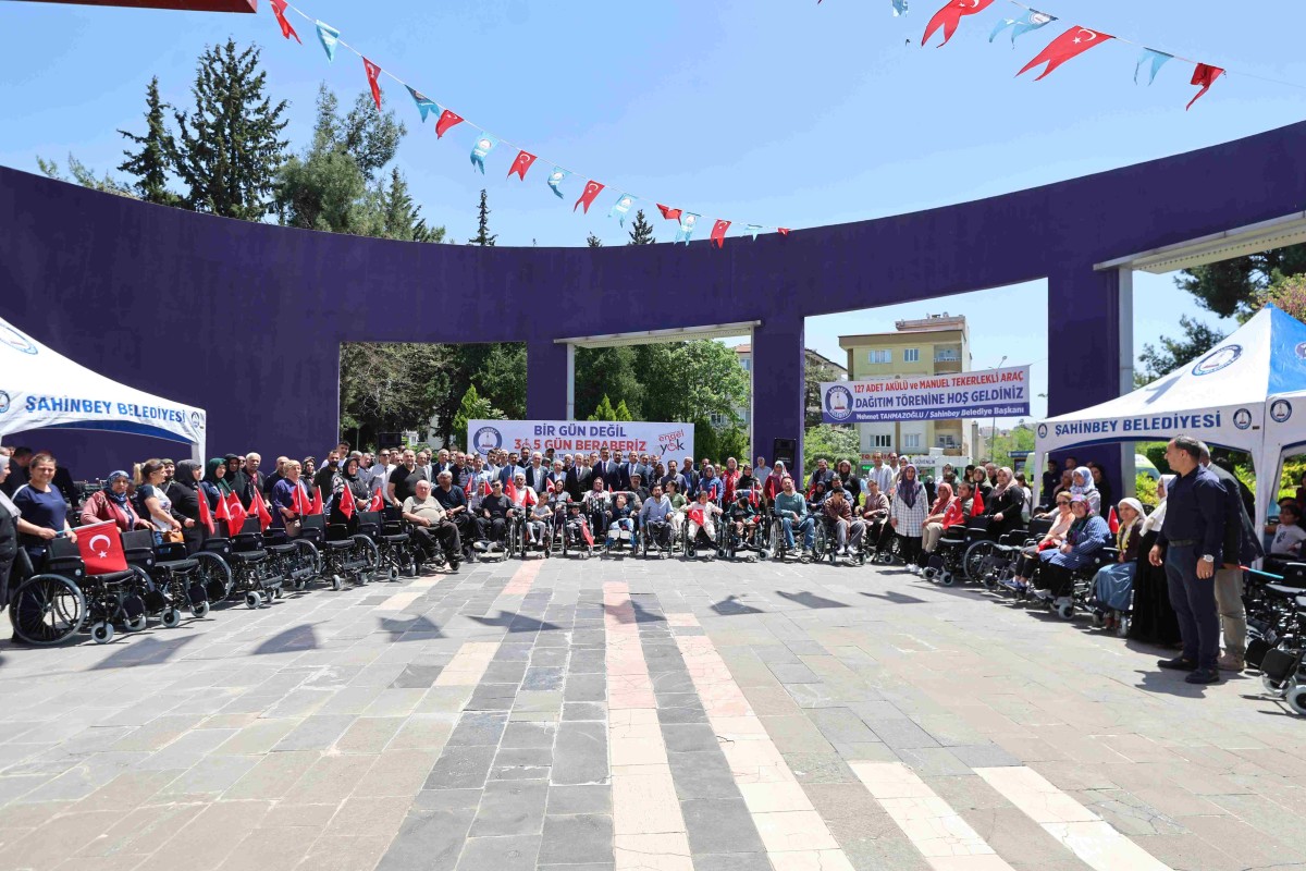 Engelli 5 bin 10 vatandaşa akülü ve manuel tekerlekli sandalye